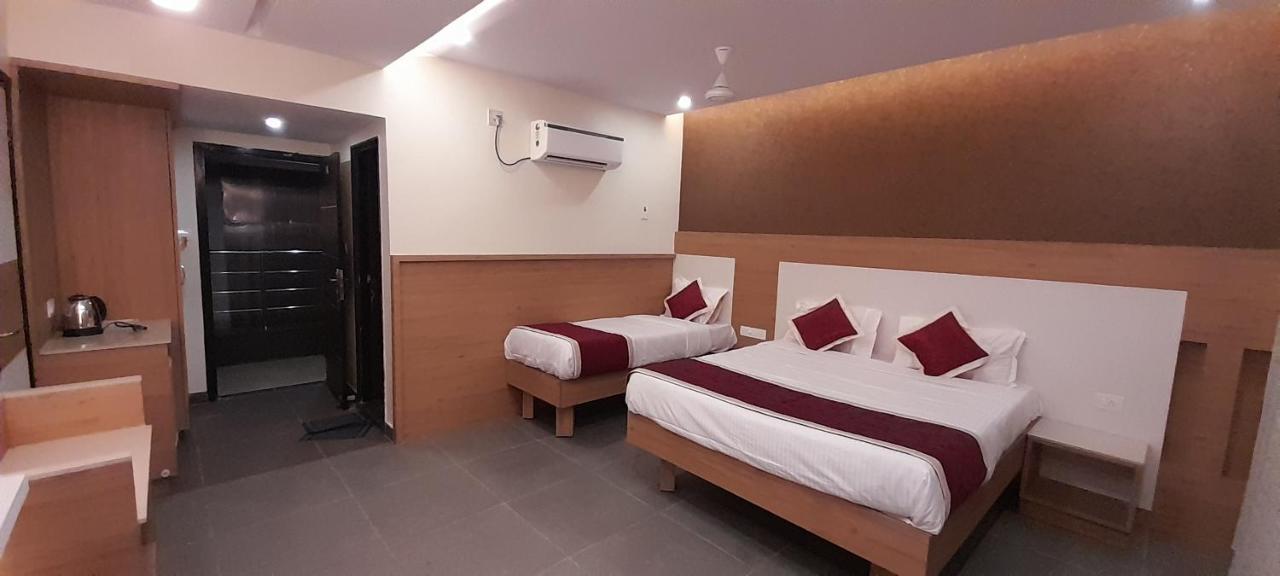 Hotel Golden Sand Velankanni Esterno foto