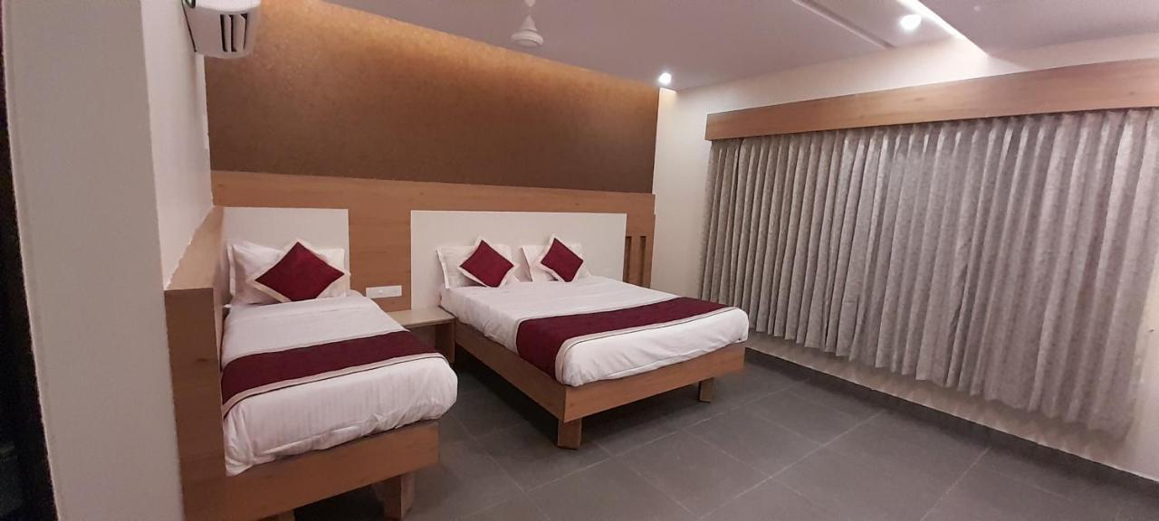 Hotel Golden Sand Velankanni Esterno foto