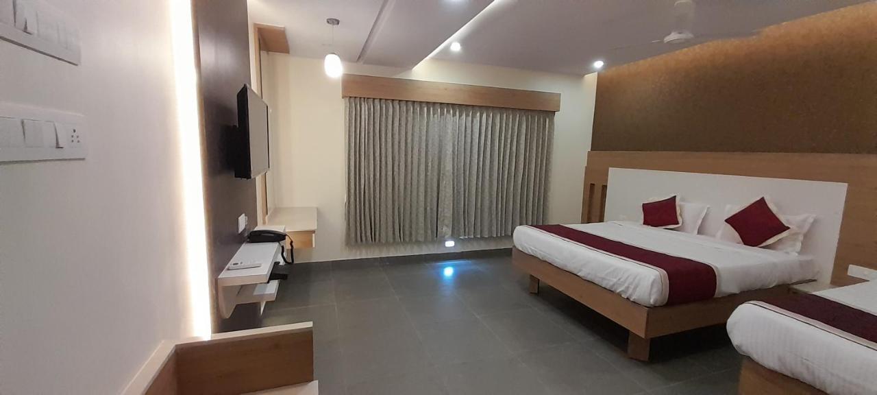 Hotel Golden Sand Velankanni Esterno foto