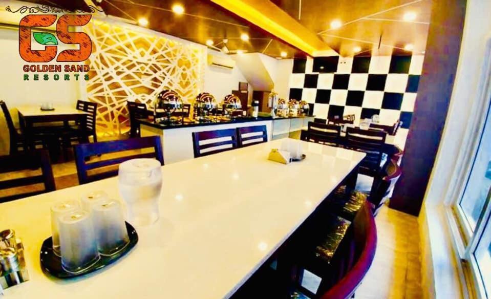Hotel Golden Sand Velankanni Esterno foto